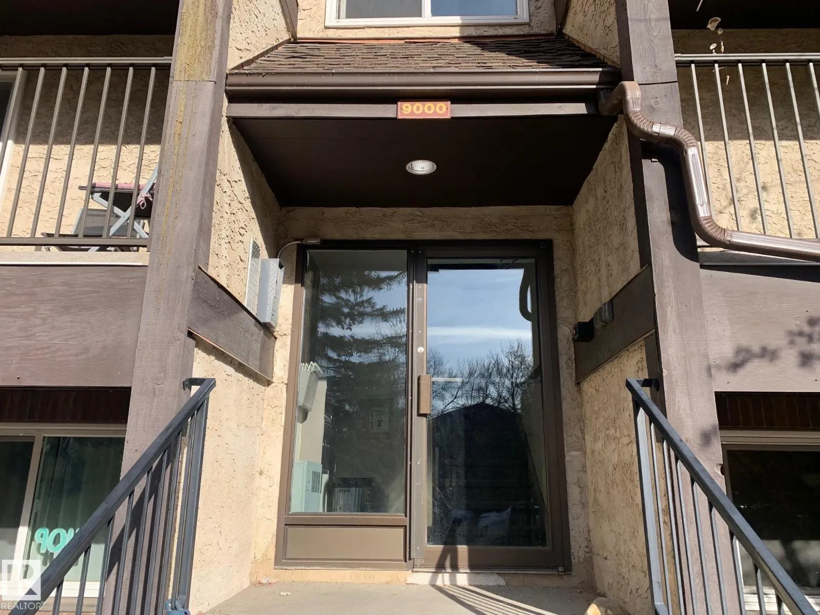 Apartment for rent: 9024 Tudor Gl, St. Albert, Alberta T8N 3V4