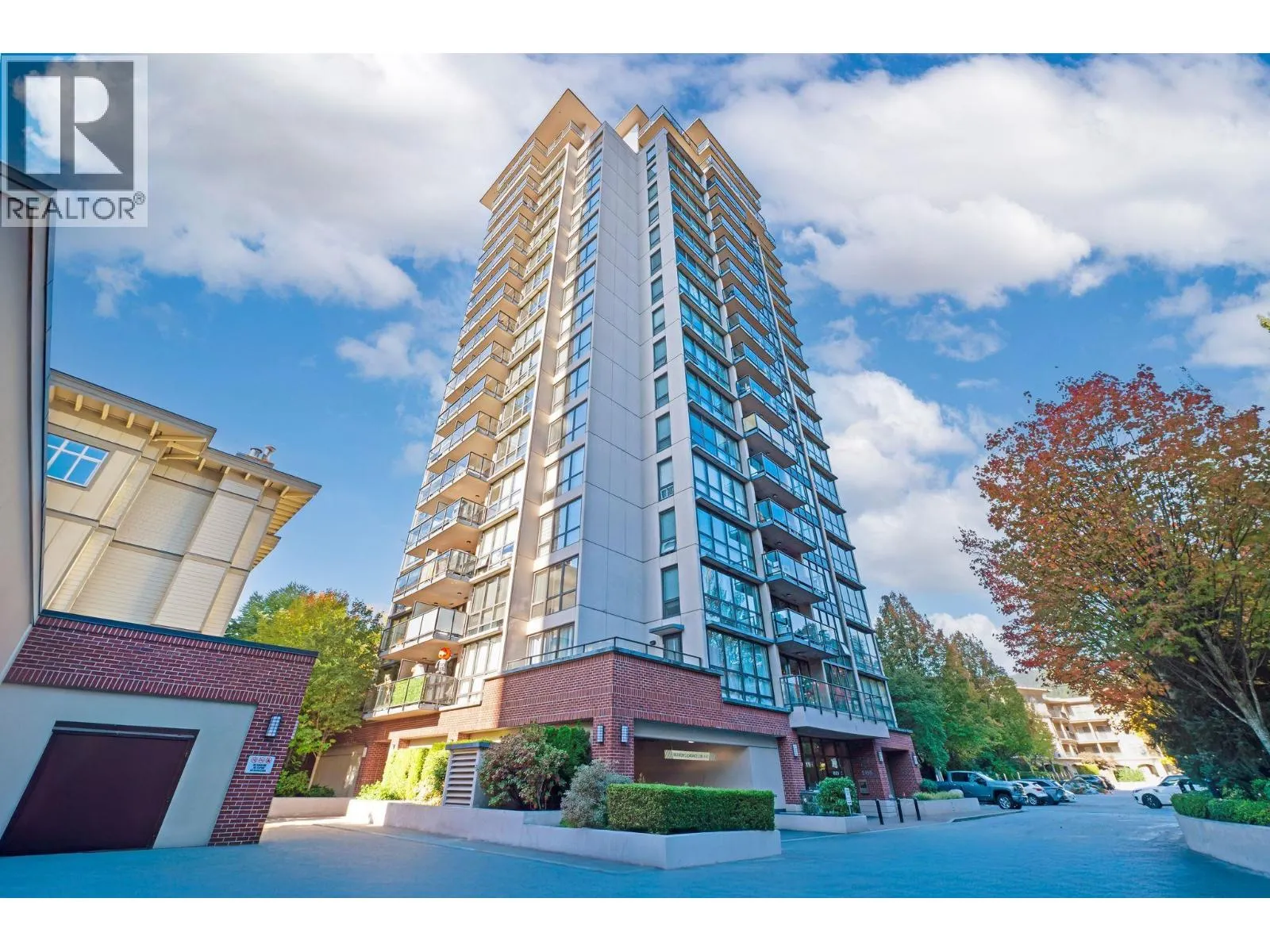 Apartment for rent: 903 2959 Glen Drive, Coquitlam, British Columbia V3B 0B8