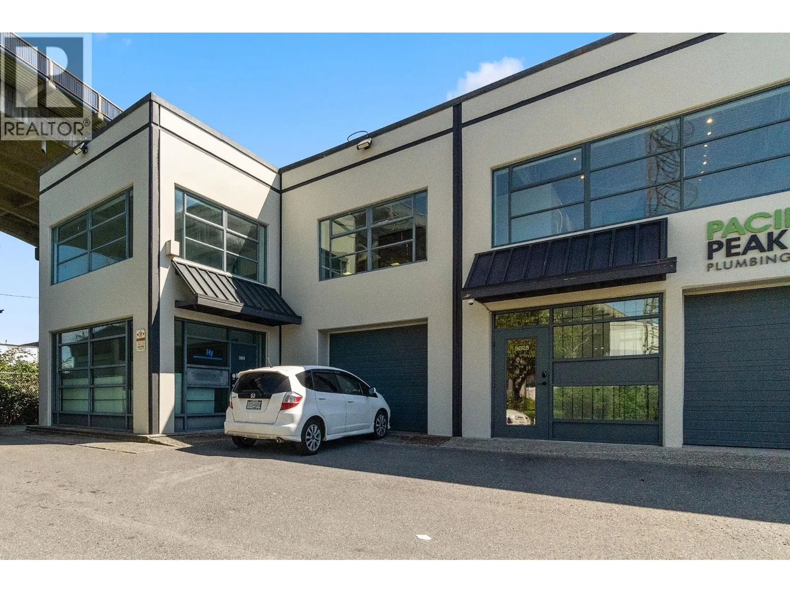 9030 Oak Street, Vancouver, British Columbia V6P 4B9