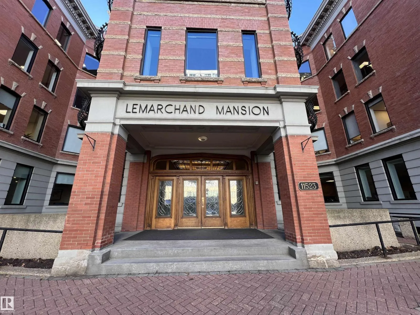 Apartment for rent: #904 11503 100 Av Nw, Edmonton, Alberta T5K 2R2