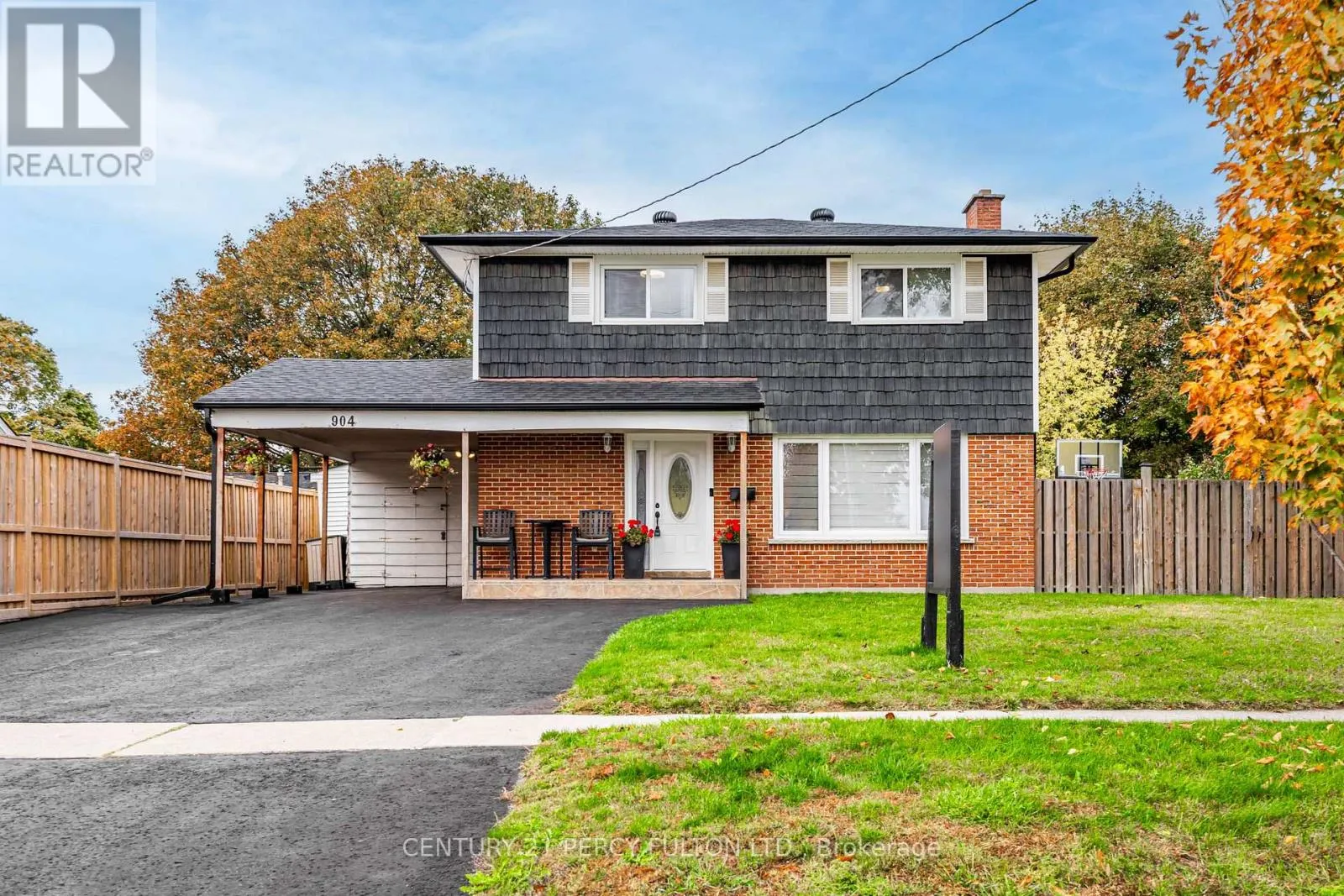 House for rent: 904 Somerville Street, Oshawa, Ontario L1G 4J7