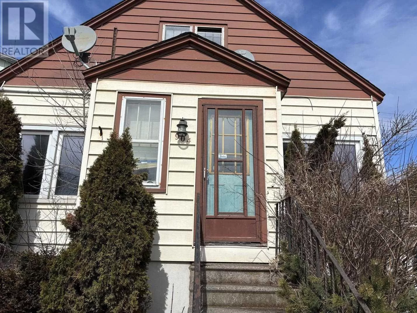 Duplex for rent: 904 Wellington St E, Sault Ste. Marie, Ontario P6A 2N5