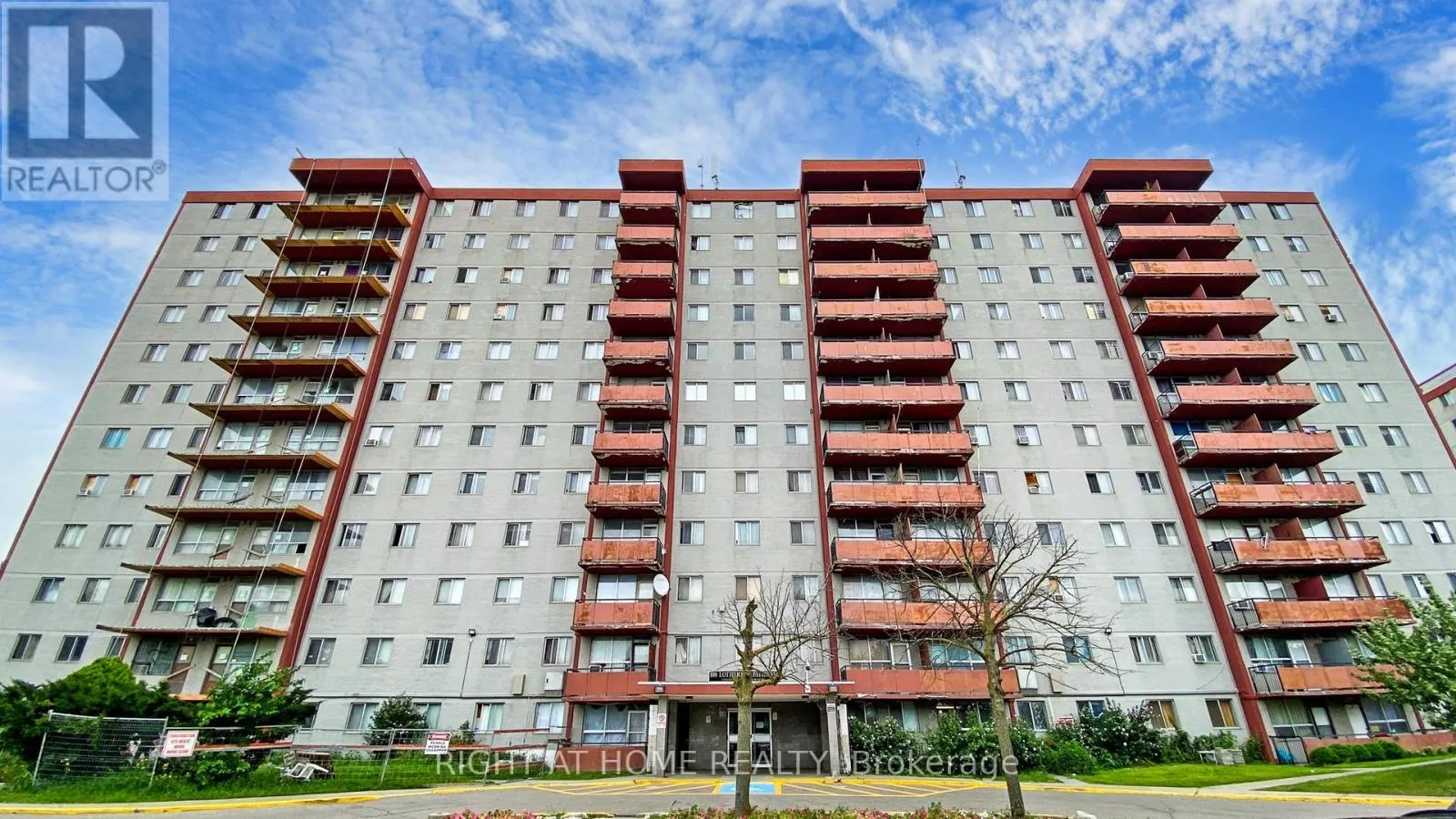 Apartment for rent: 905 - 100 Lotherton Pathway Pathway, Toronto, Ontario M6B 2G8