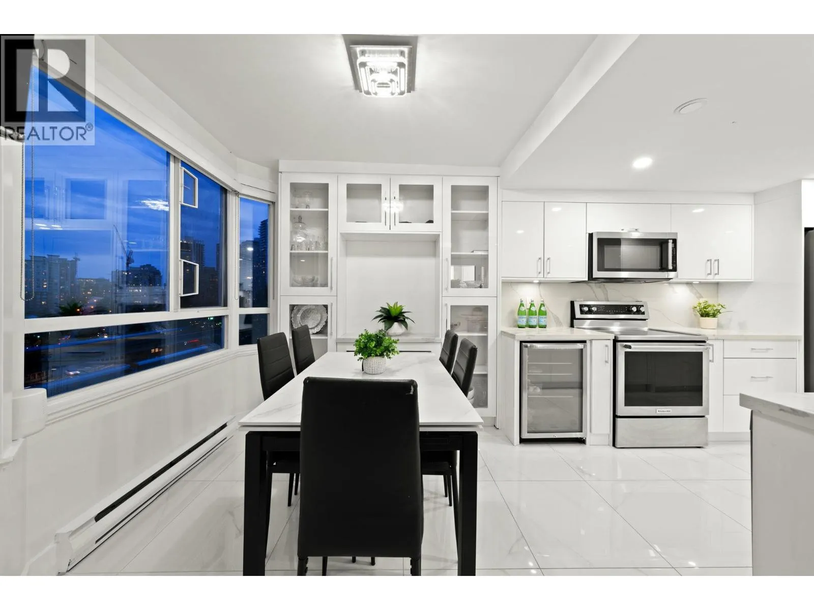 Apartment for rent: 905 1185 Quayside Drive, New Westminster, British Columbia V3M 6T8