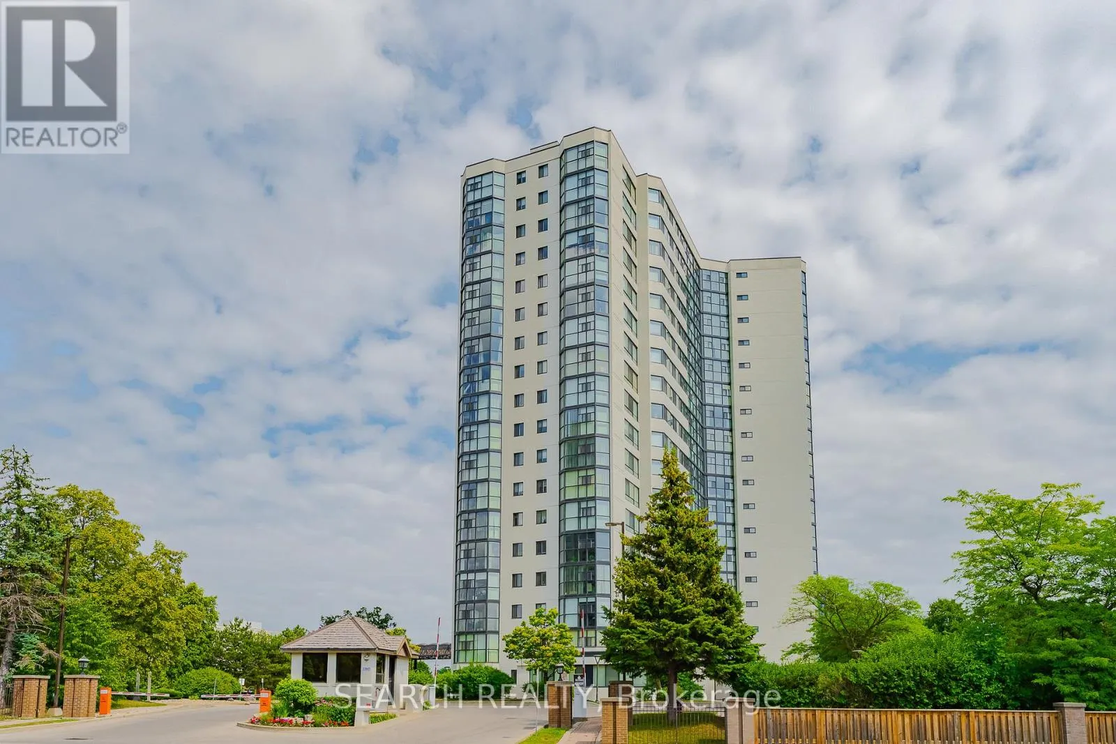 Apartment for rent: 906 - 1360 Rathburn Road E, Mississauga, Ontario L4W 4H4