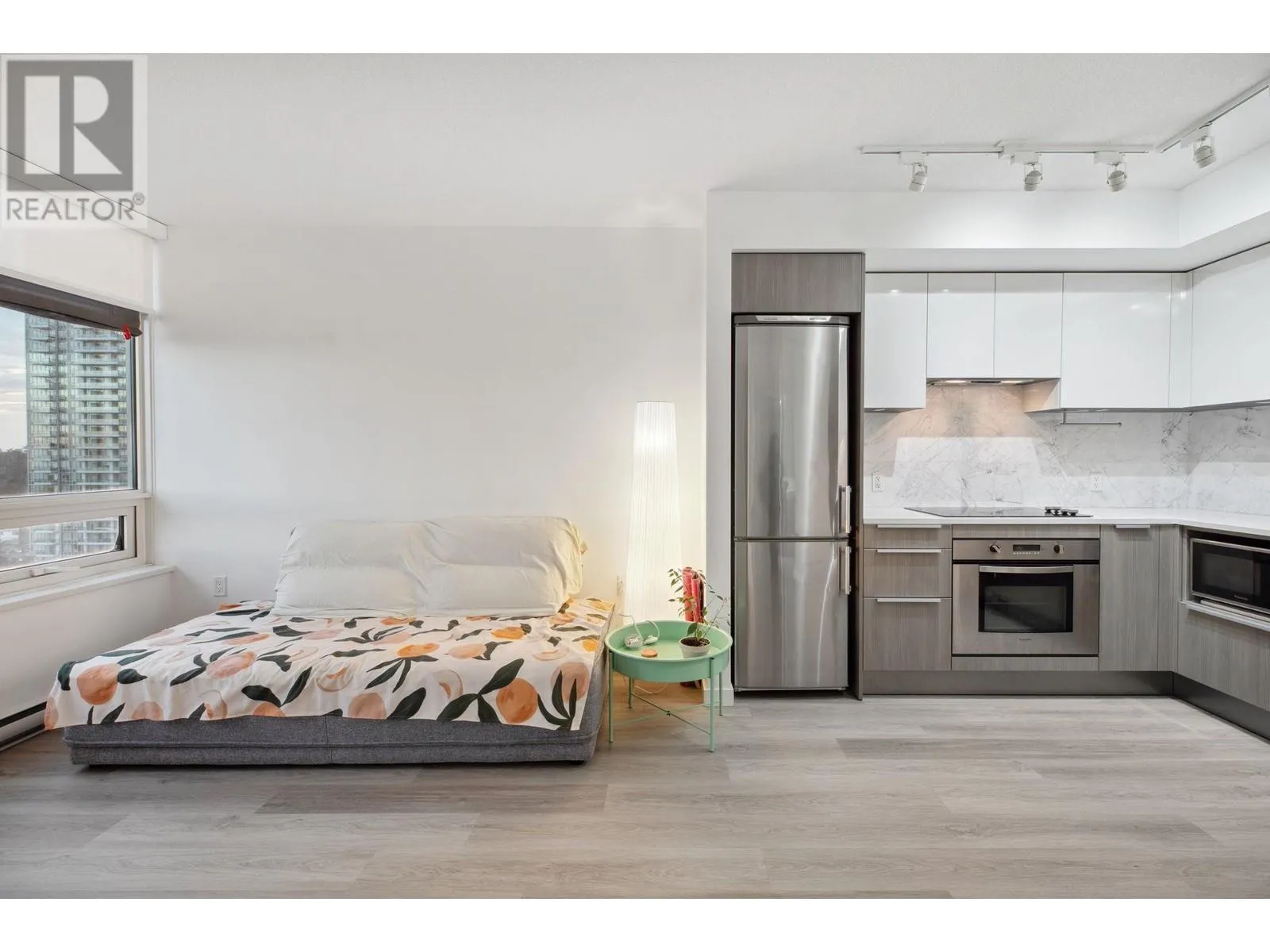 Apartment for rent: 906 6461 Telford Avenue, Burnaby, British Columbia V5H 0B8