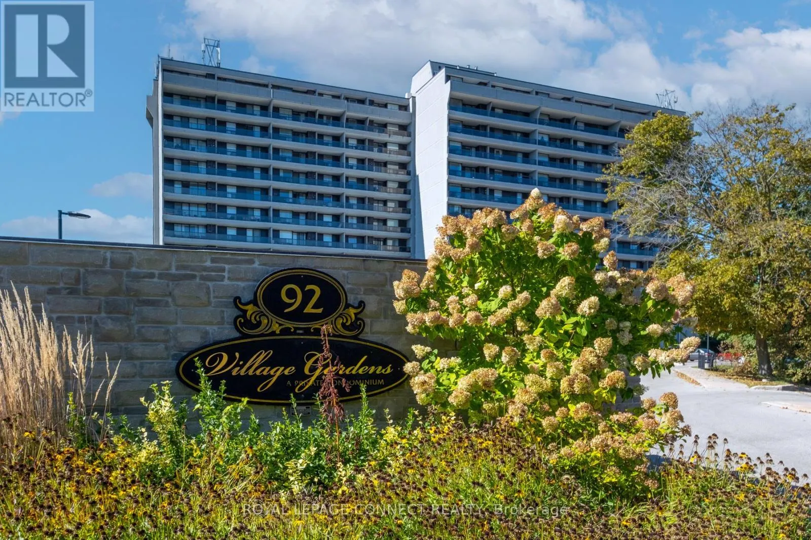 Apartment for rent: 906 - 92 Church Street S, Ajax, Ontario L1S 6B4