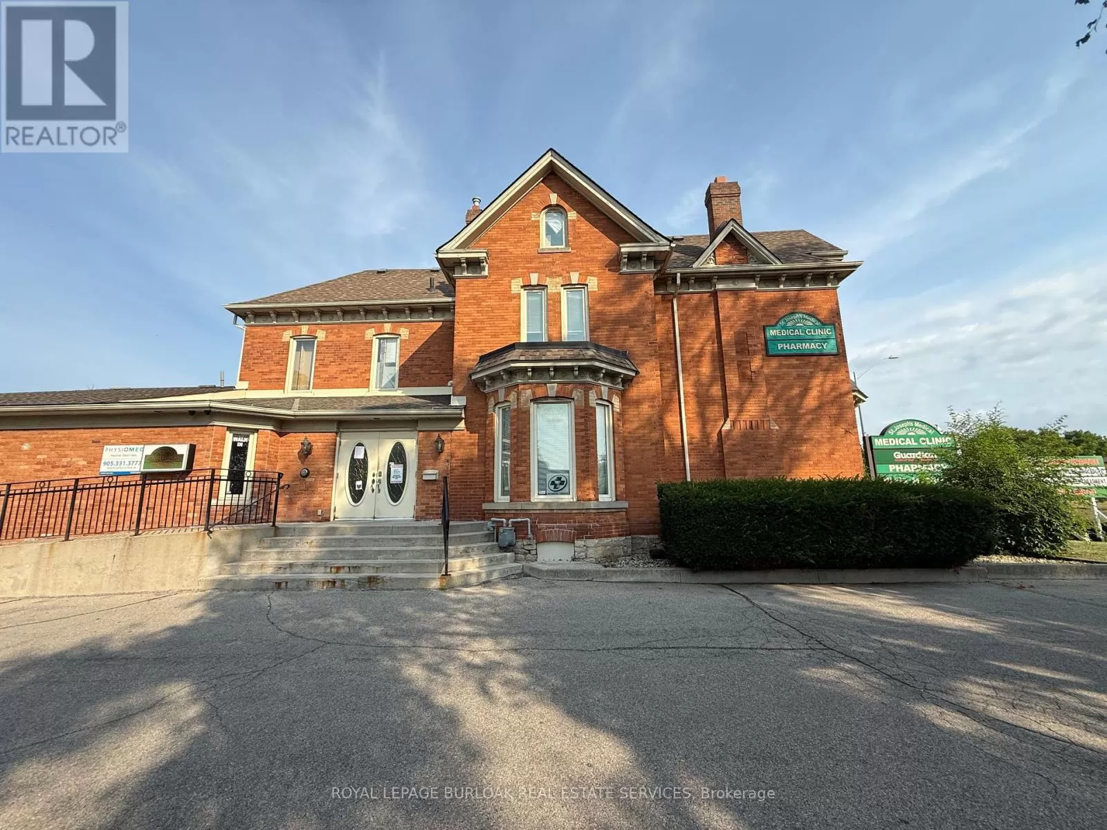 Offices for rent: 906 Brant Street, Burlington, Ontario L7R 2J5