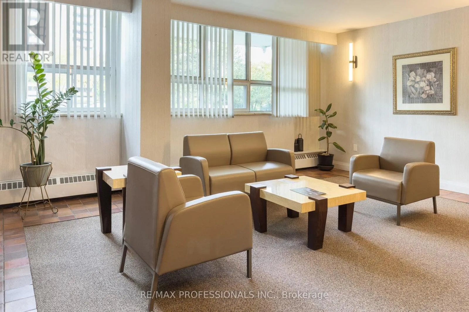 Apartment for rent: 907 - 151 La Rose Avenue, Toronto, Ontario M9P 1B3