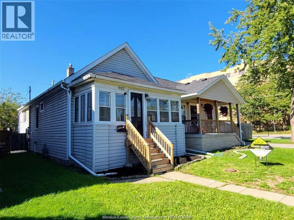 House for rent: 907 Bridge Avenue, Windsor, Ontario N9B 1M9