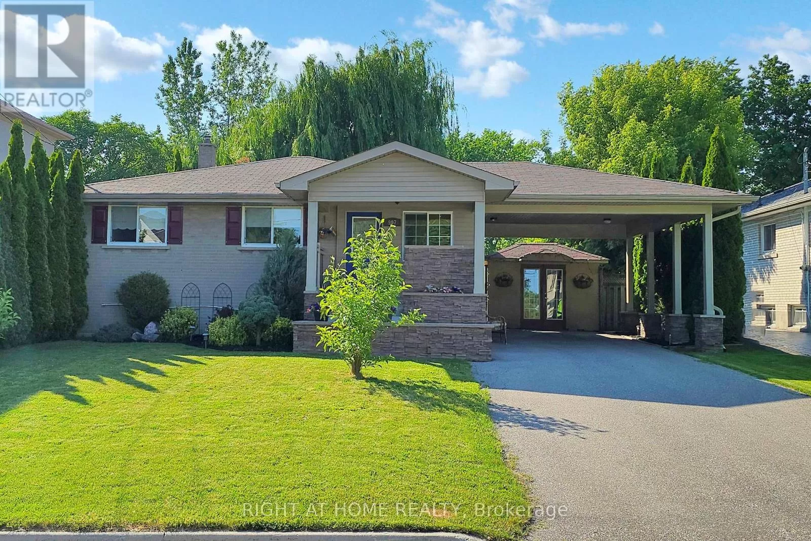 House for rent: 907 Fourth Street, Mississauga, Ontario L5E 1J8