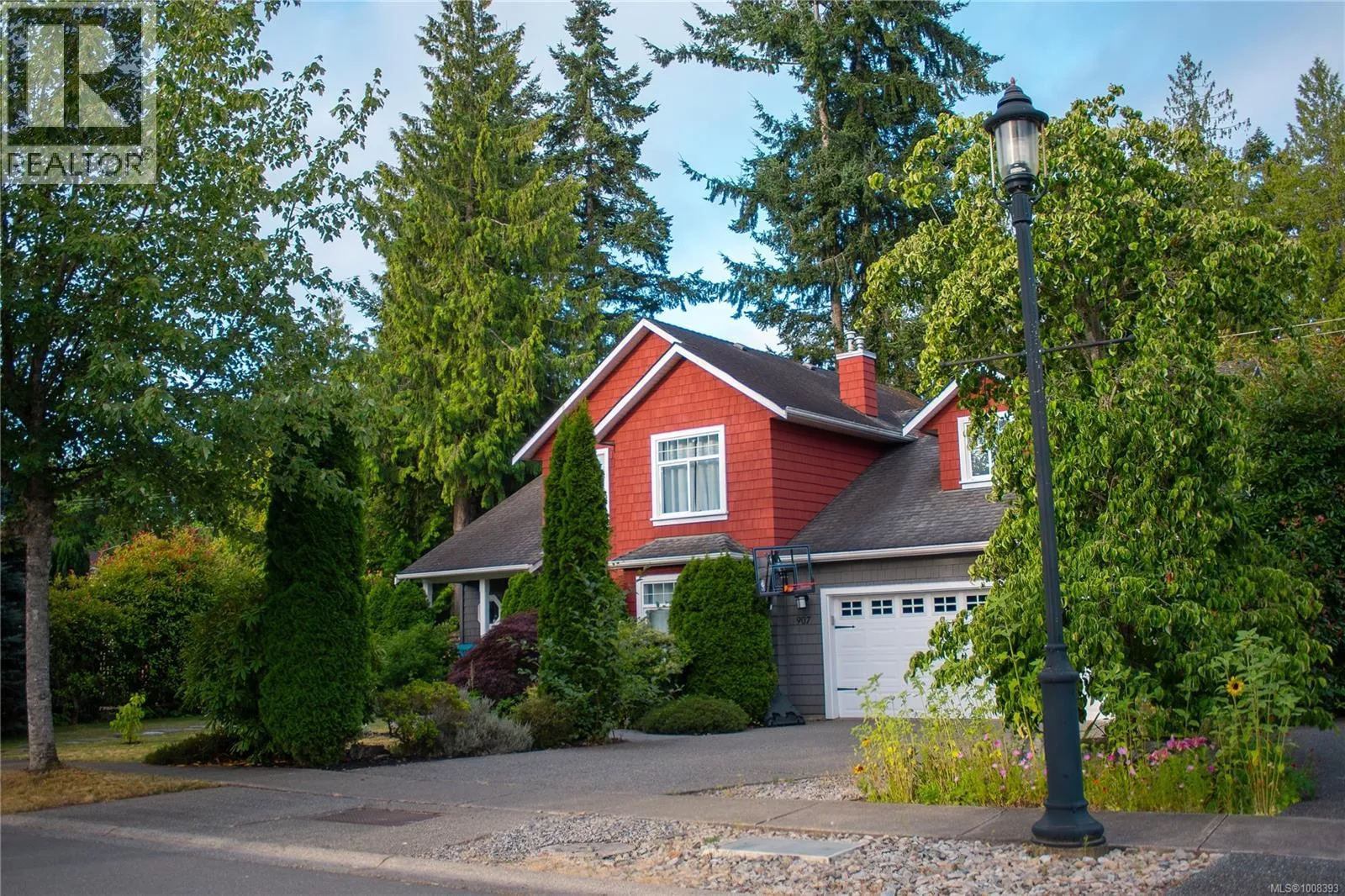 House for rent: 907 Savary Dr, Qualicum Beach, British Columbia V9K 1R7