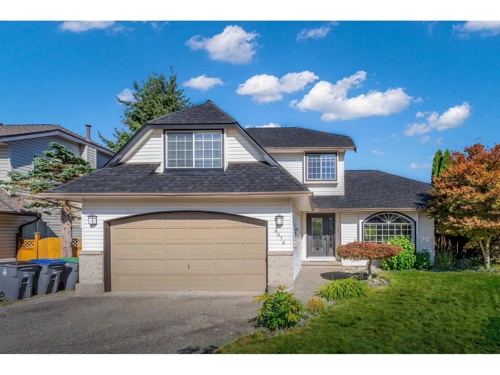 House for rent: 9076 160a Street, Surrey, British Columbia V4N 3E4