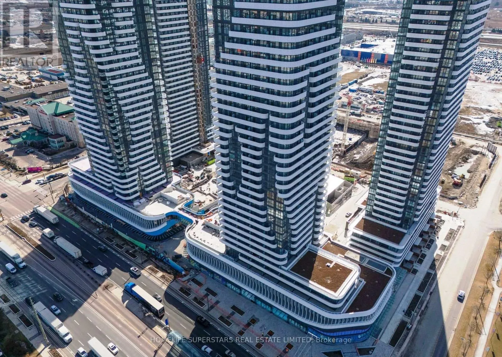 Apartment for rent: 908 - 8 Interchange Way, Vaughan, Ontario L4K 5Z7