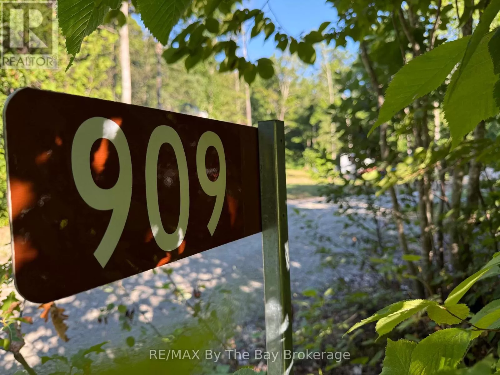 909 17 Concession, Tiny, Ontario L0L 2J0