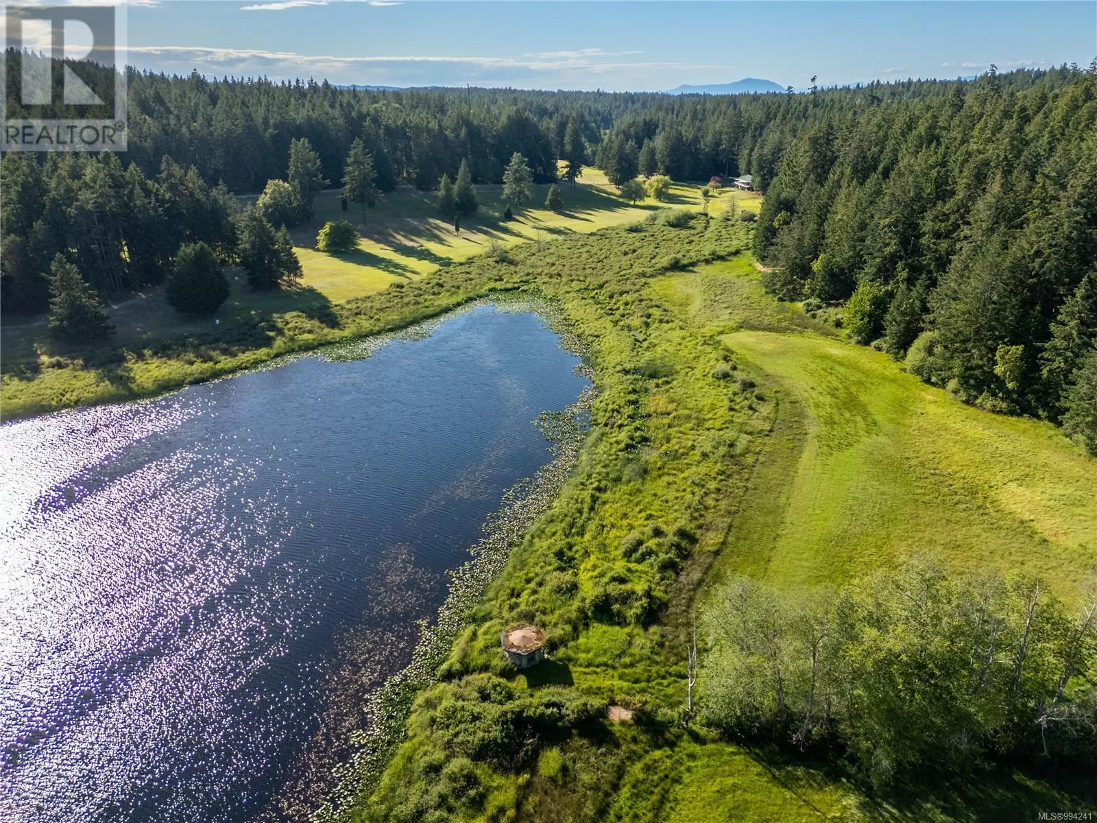 House for rent: 909 South Rd, Gabriola Island, British Columbia V0R 1X0