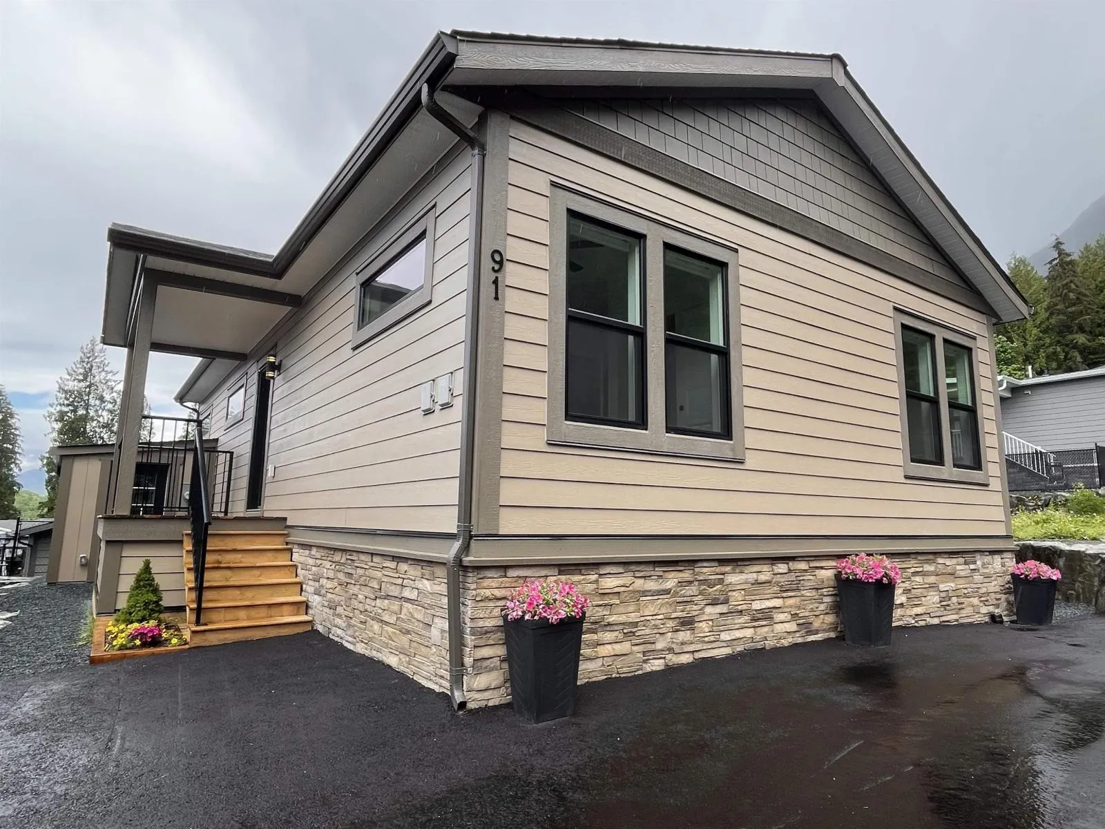 Manufactured Home/Mobile for rent: 91 53480 Bridal Falls Road|bridal Falls, Chilliwack, British Columbia V0X 1X1