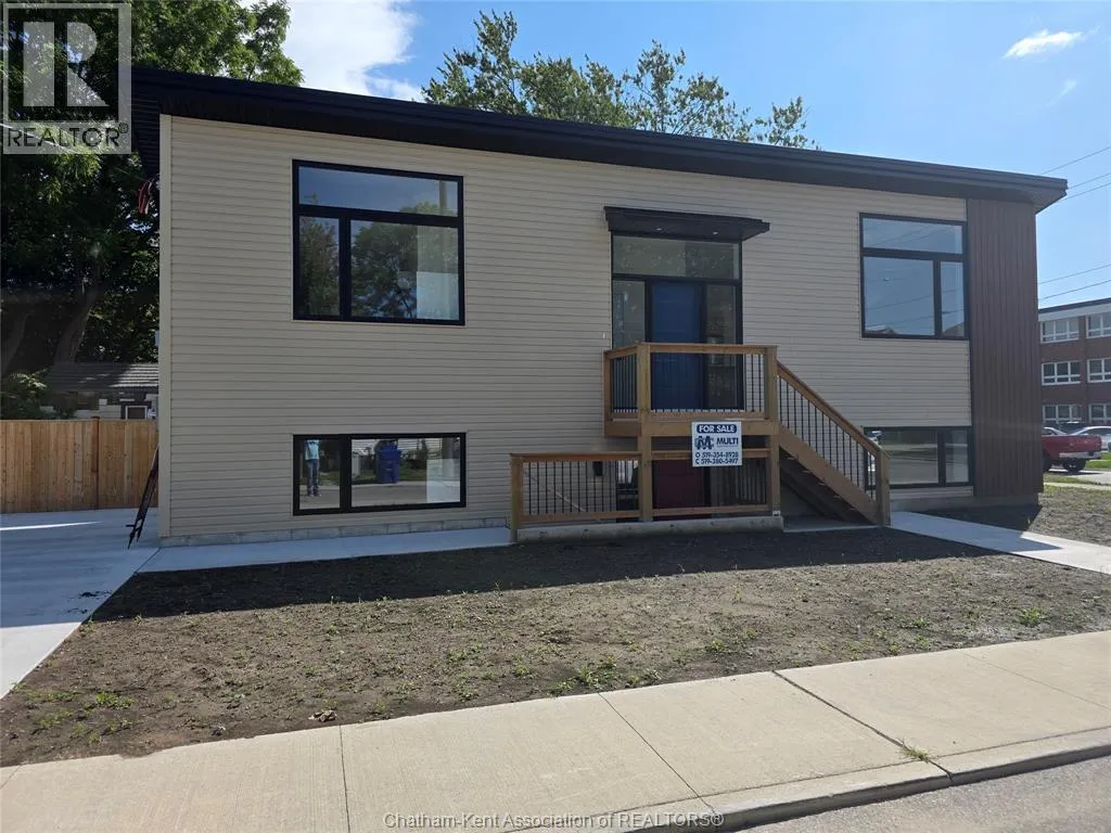 House for rent: 91 Adelaide Street South, Chatham, Ontario N7M 4R4