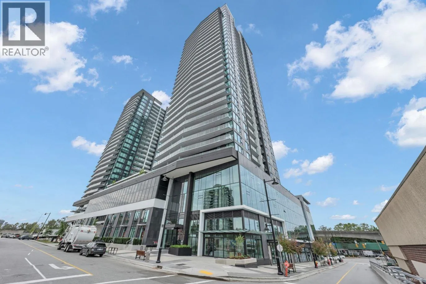 Apartment for rent: 910 318 Alderson Avenue, Coquitlam, British Columbia V3K 0J1