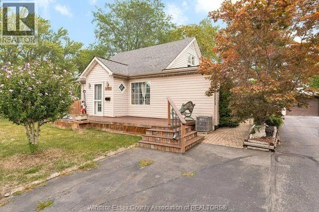 House for rent: 910 Jefferson Boulevard, Windsor, Ontario N8S 2R1