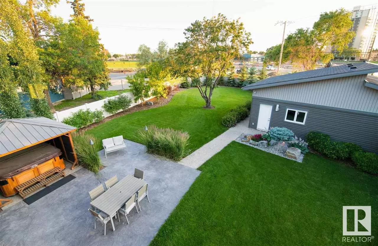 House for rent: 9104 83 St Nw, Edmonton, Alberta T6C 2Z4