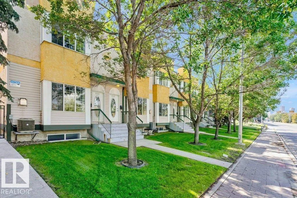 Row / Townhouse for rent: 9109 98 Av Nw, Edmonton, Alberta T6C 4S5