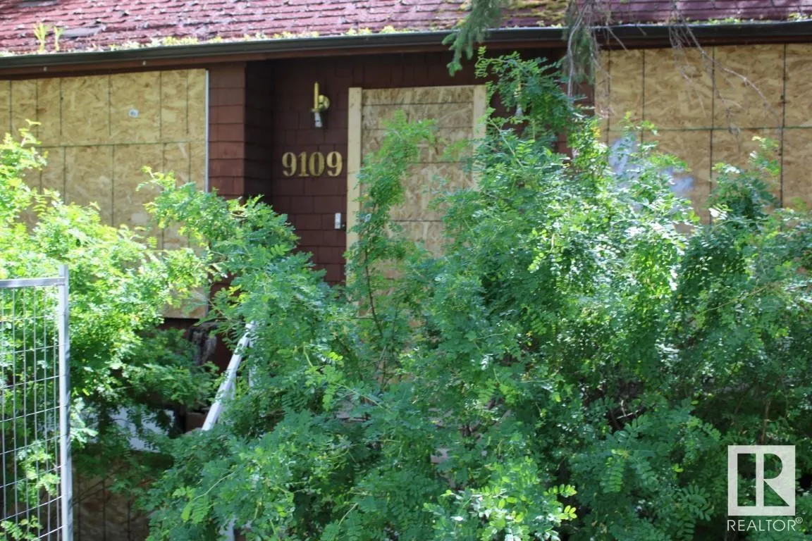 No Building for rent: 9109 98 St Nw Nw, Edmonton, Alberta T6E 3M6