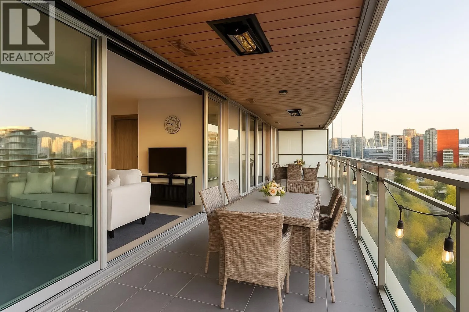 Apartment for rent: 911 1768 Cook Street, Vancouver, British Columbia V5Y 0N3