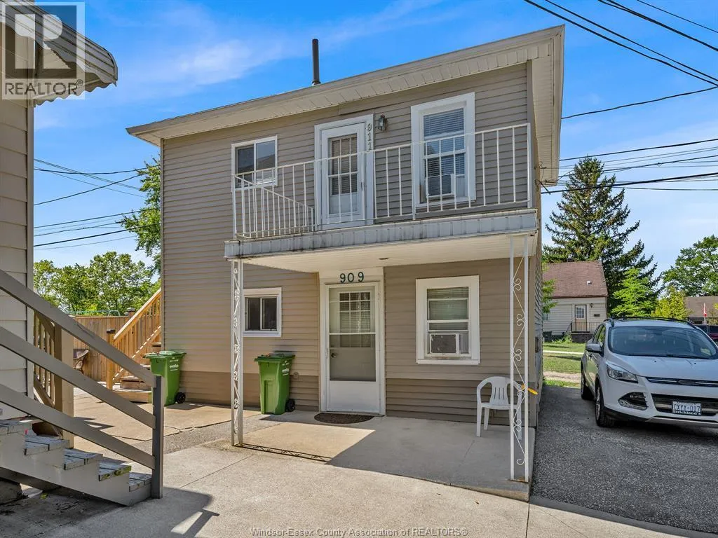 House for rent: 911 Ellrose Avenue, Windsor, Ontario N8Y 3W8