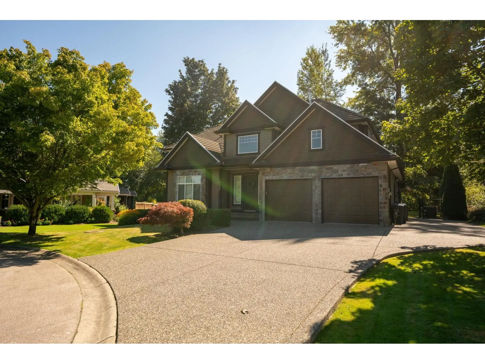 House for rent: 9110 163a Street, Surrey, British Columbia V4N 5S5