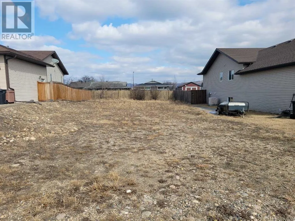 9118 129 Avenue, Peace River, Alberta T8S 1W9