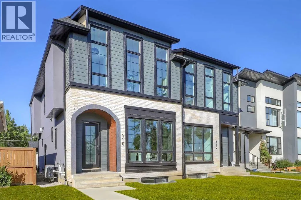 Duplex for rent: 912 15 Avenue Ne, Calgary, Alberta T2E 1J1