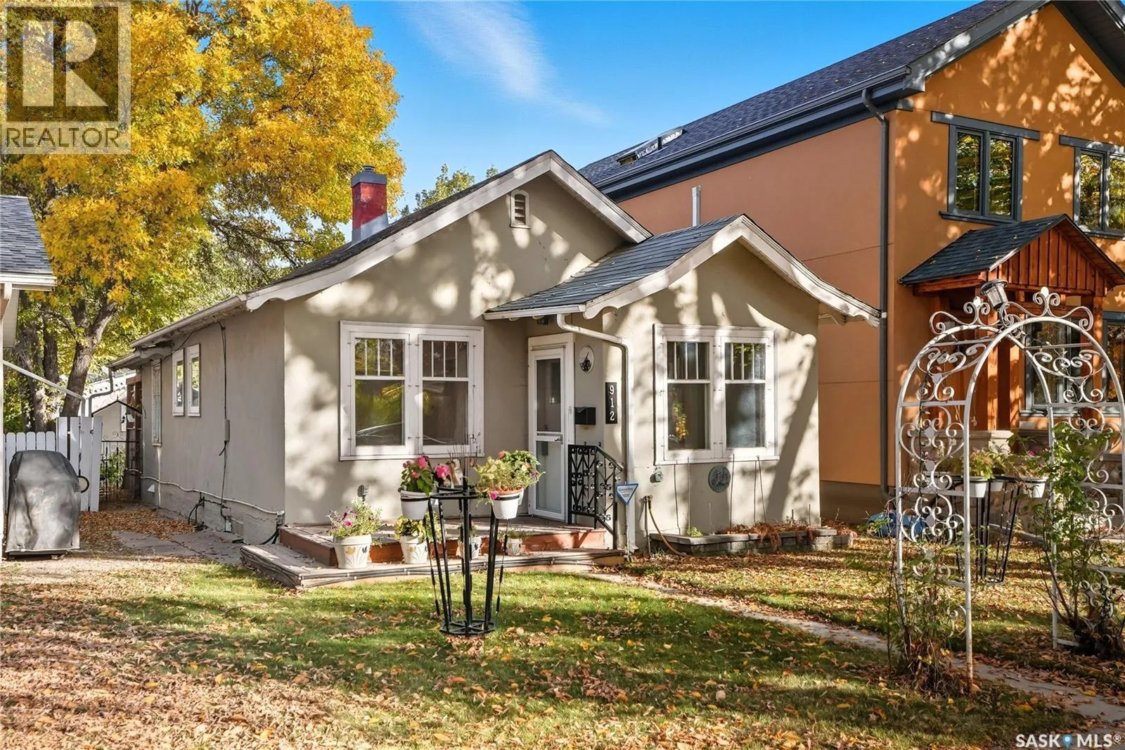 House for rent: 912 5th Avenue N, Saskatoon, Saskatchewan S7K 2S1