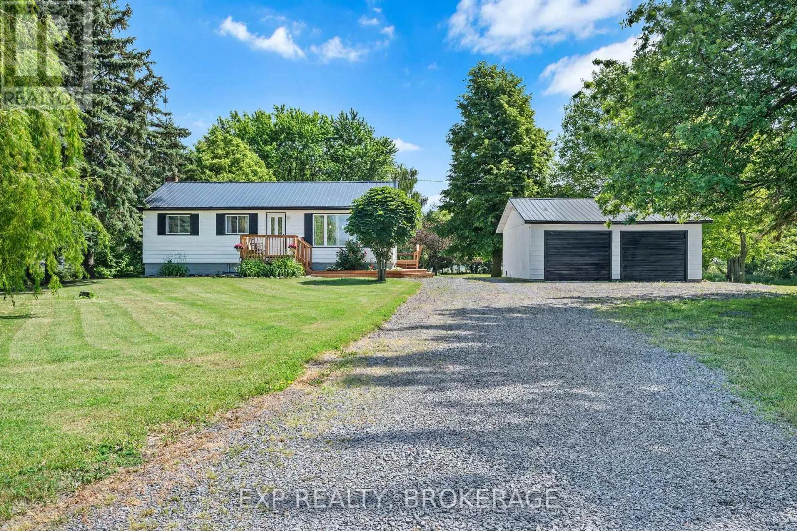 House for rent: 912 8th Line Road, Frontenac Islands, Ontario K0H 2Y0