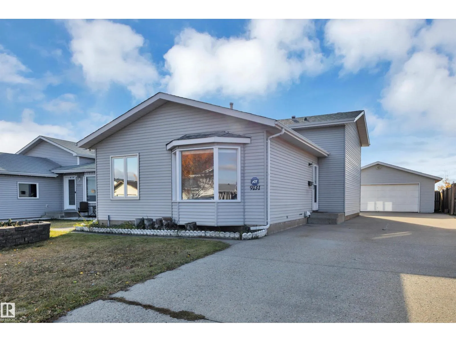 House for rent: 9131 175 Av Nw Nw, Edmonton, Alberta T5Z 2M3