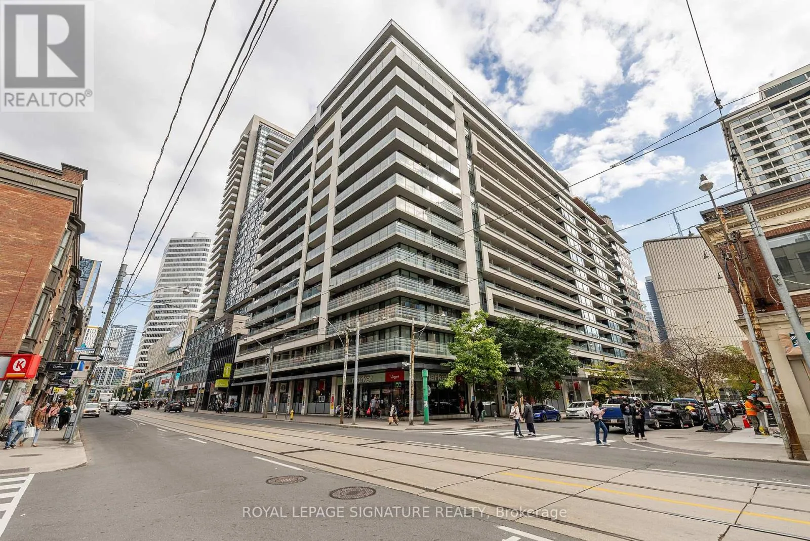 Apartment for rent: 915 - 111 Elizabeth Street, Toronto, Ontario M5G 1P7