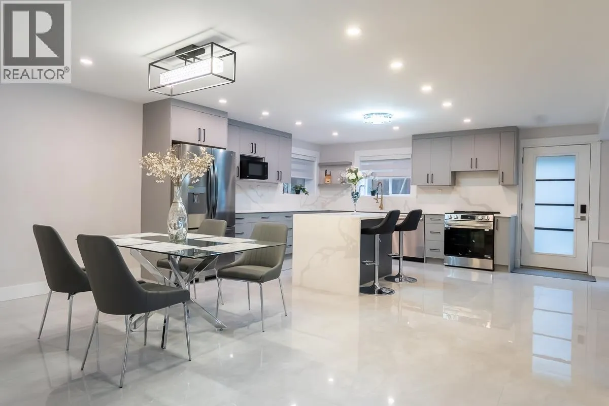 House for rent: 9168 Sunshine Coast Highway, Halfmoon Bay, British Columbia V7Z 1E9