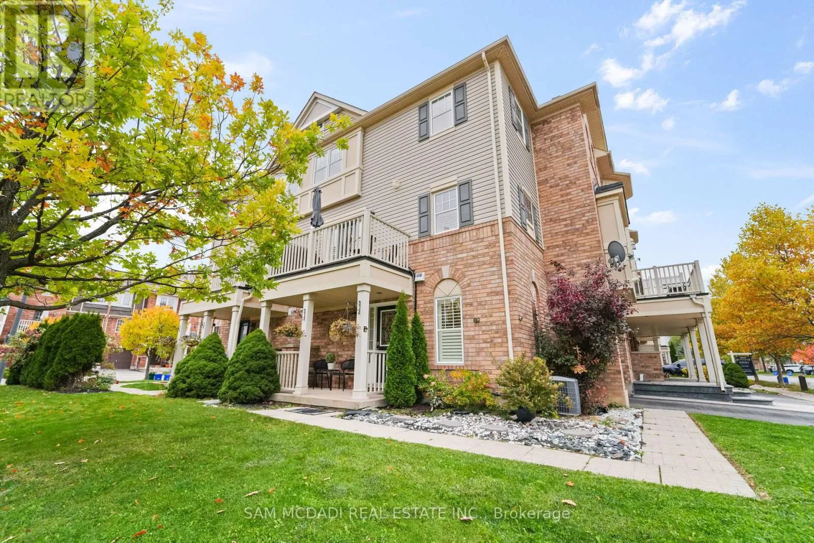 Row / Townhouse for rent: 917 Burrows Gate, Milton, Ontario L9T 0K7