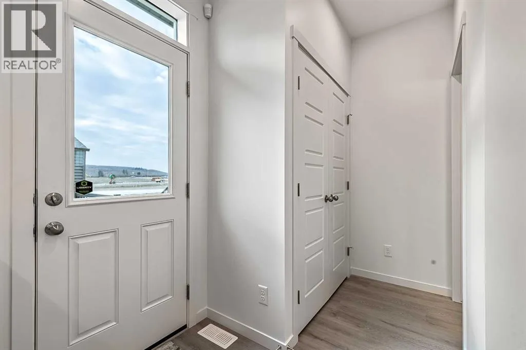 House for rent: 918 Creekside Boulevard Sw, Calgary, Alberta T2X 5G8