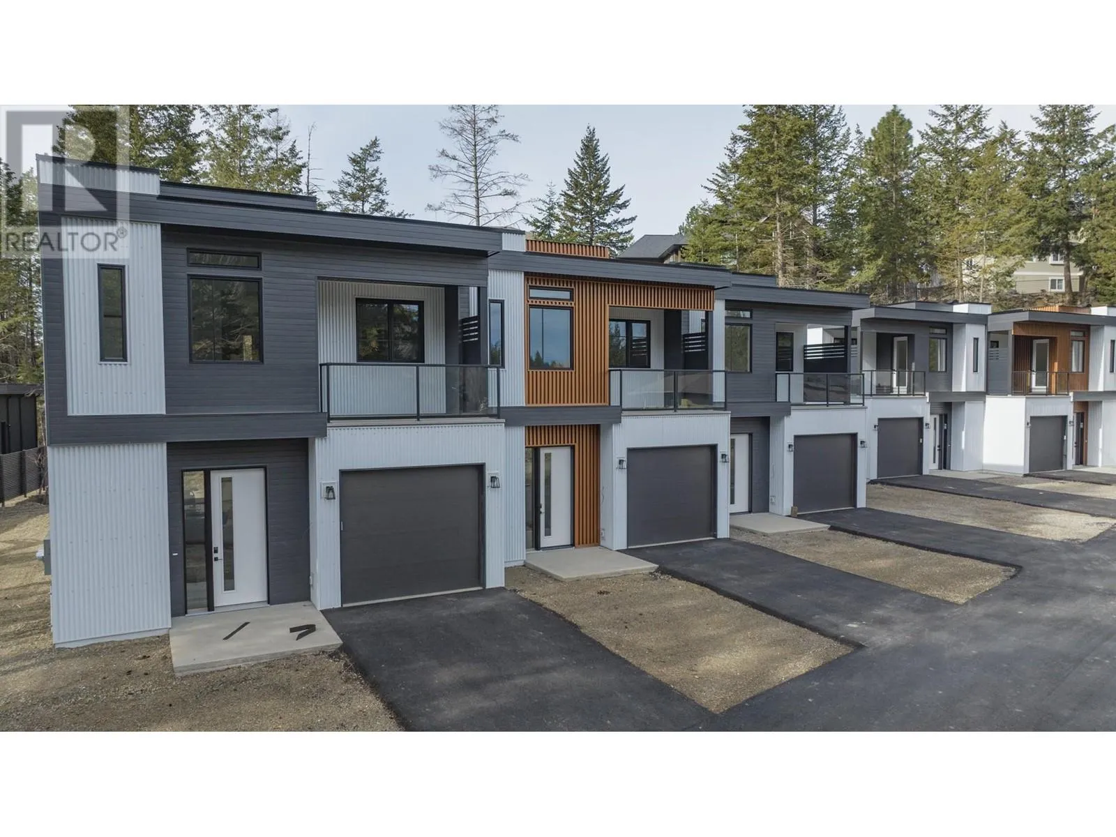 Row / Townhouse for rent: 9188 Tronson Road Unit# 3, Vernon, British Columbia V1H 1E2