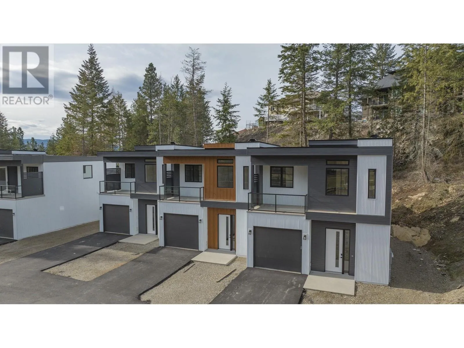 Row / Townhouse for rent: 9188 Tronson Road Unit# 6, Vernon, British Columbia V1H 1E2