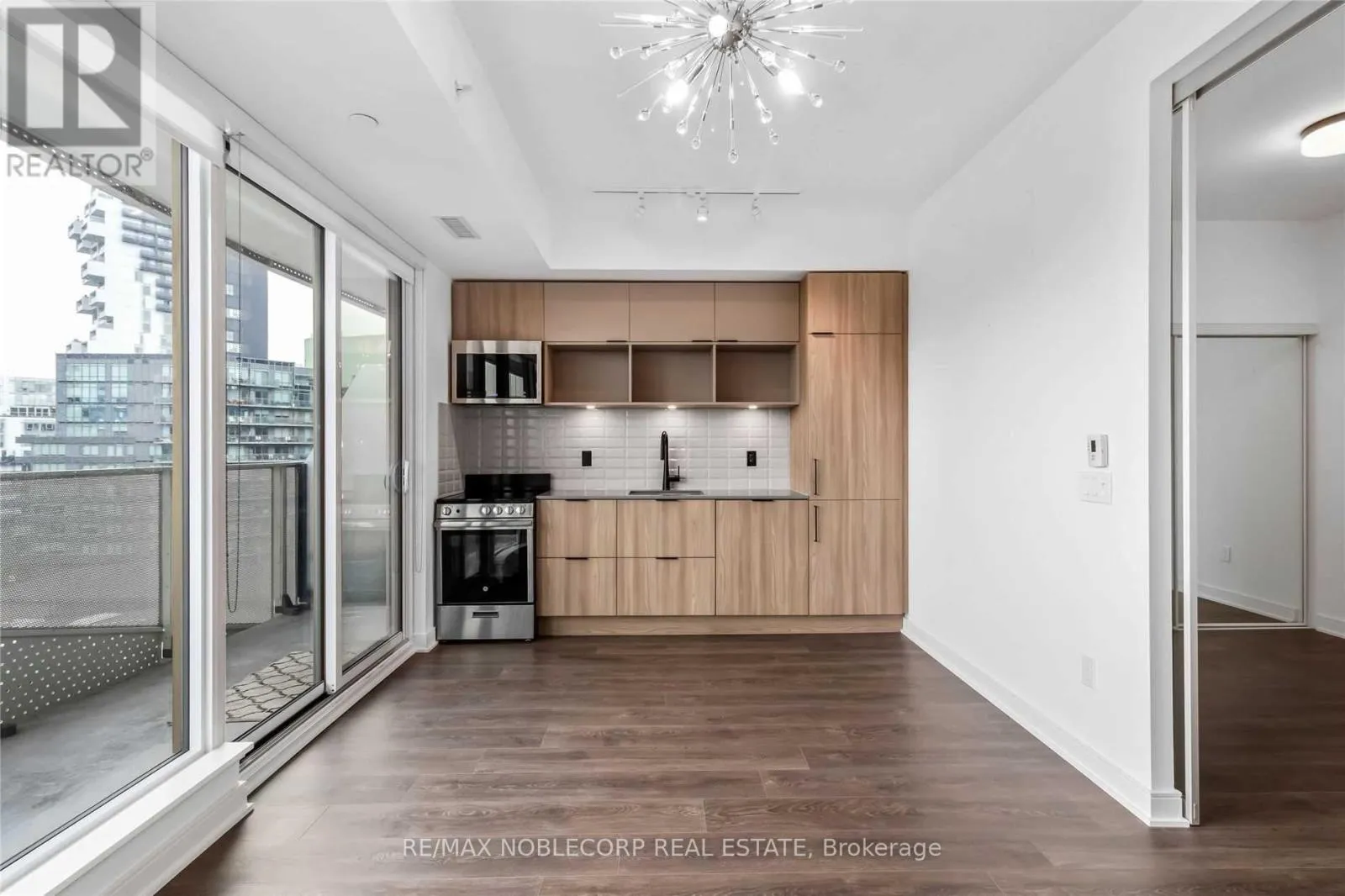 Apartment for rent: 919 - 60 Tannery Road, Toronto, Ontario M5A 0S8