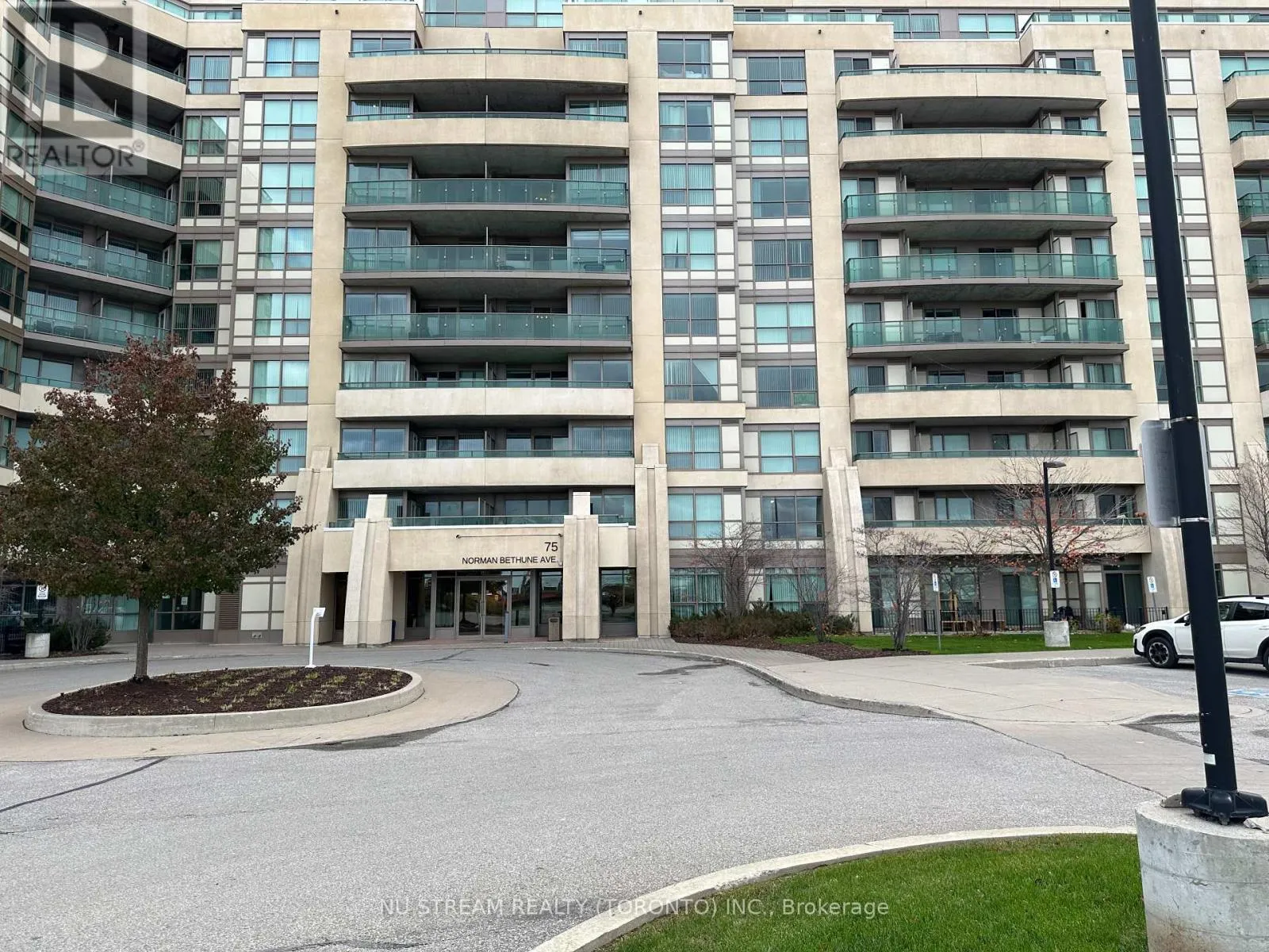 Apartment for rent: #919 - 75 Norman Bethune Avenue, Richmond Hill, Ontario L4B 0B6