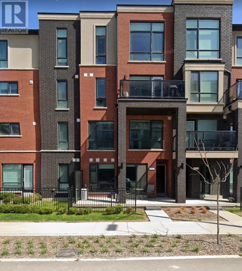 Row / Townhouse for rent: 92 - 100 Dufay Road, Brampton, Ontario L7A 4S3