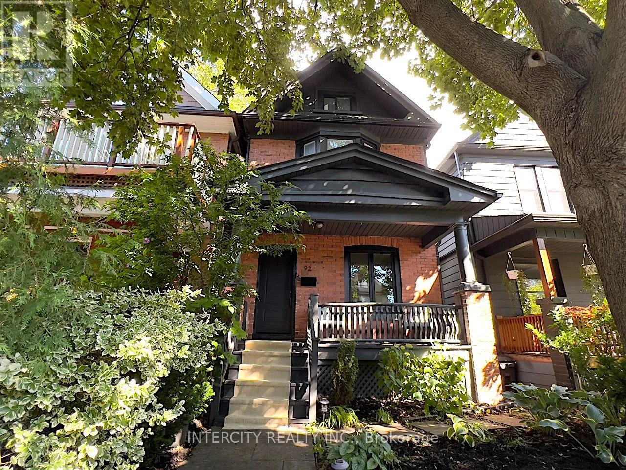 House for rent: 92 Dagmar Avenue, Toronto, Ontario M4M 1W2