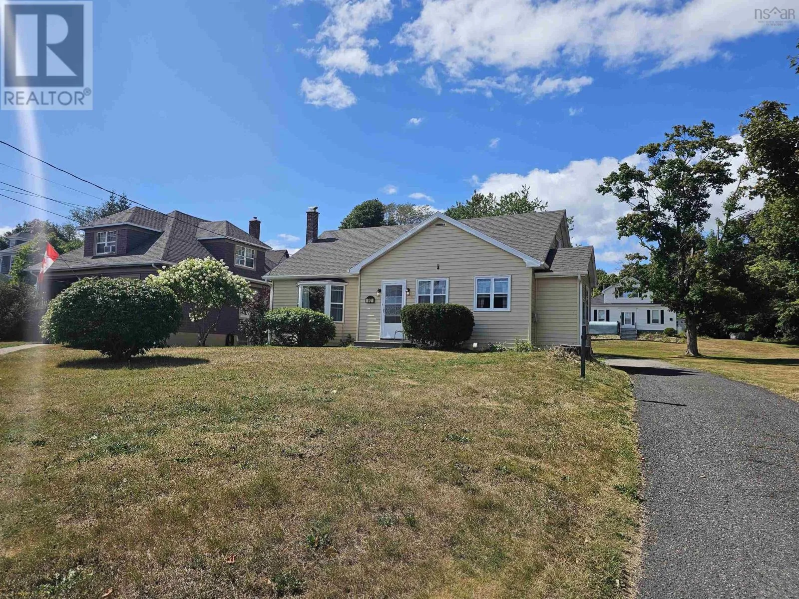 House for rent: 92 Queen Street, North Sydney, Nova Scotia B2A 1A6