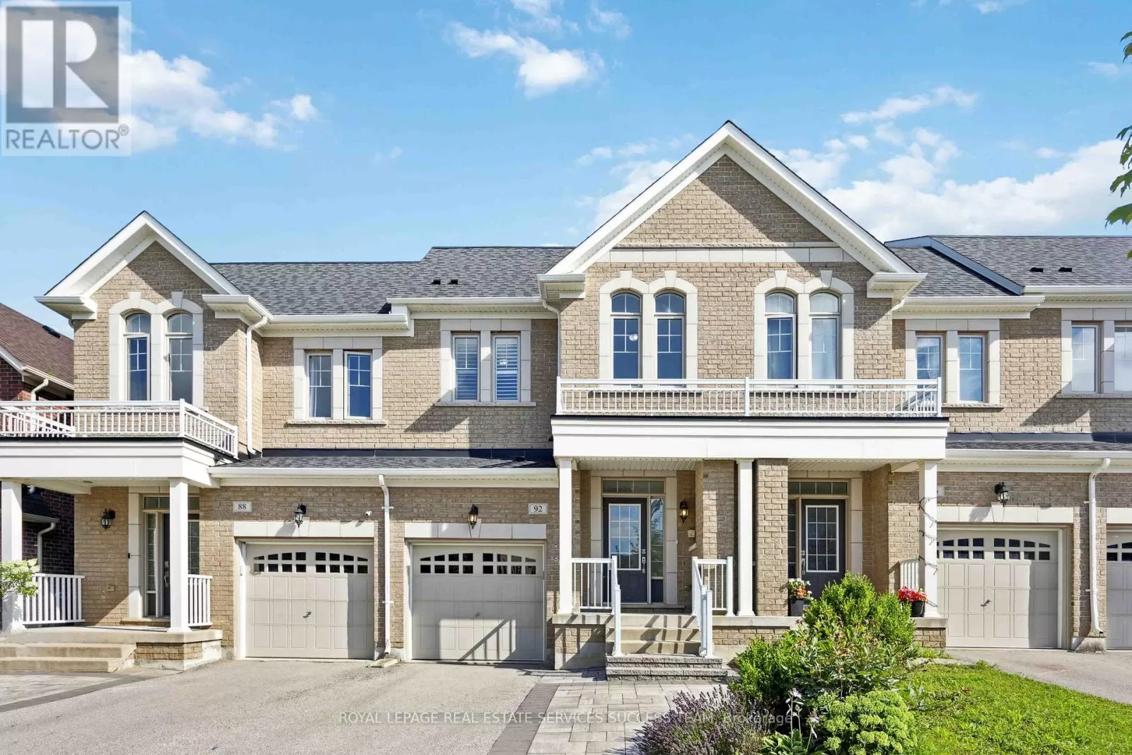 Row / Townhouse for rent: 92 Radial Drive, Aurora, Ontario L4G 0Z8