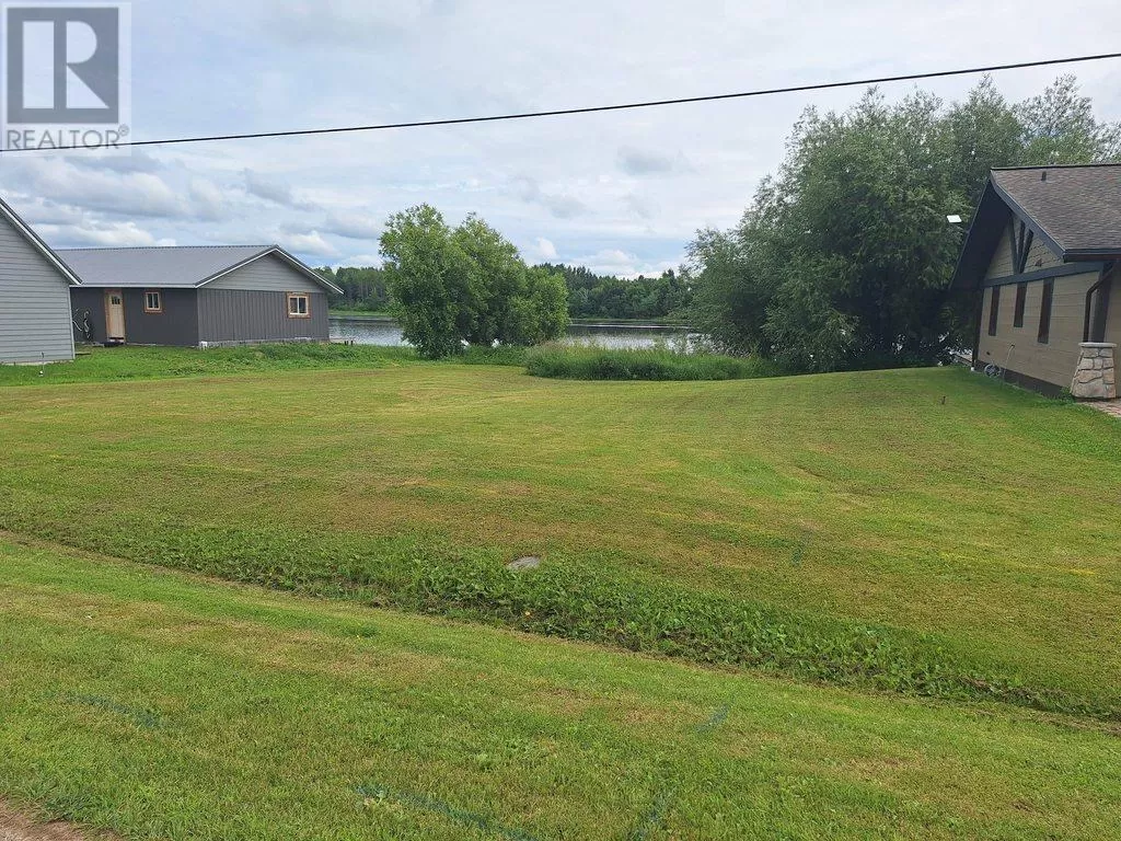 92 River Ave W, Rainy River, Ontario P0W 1L0