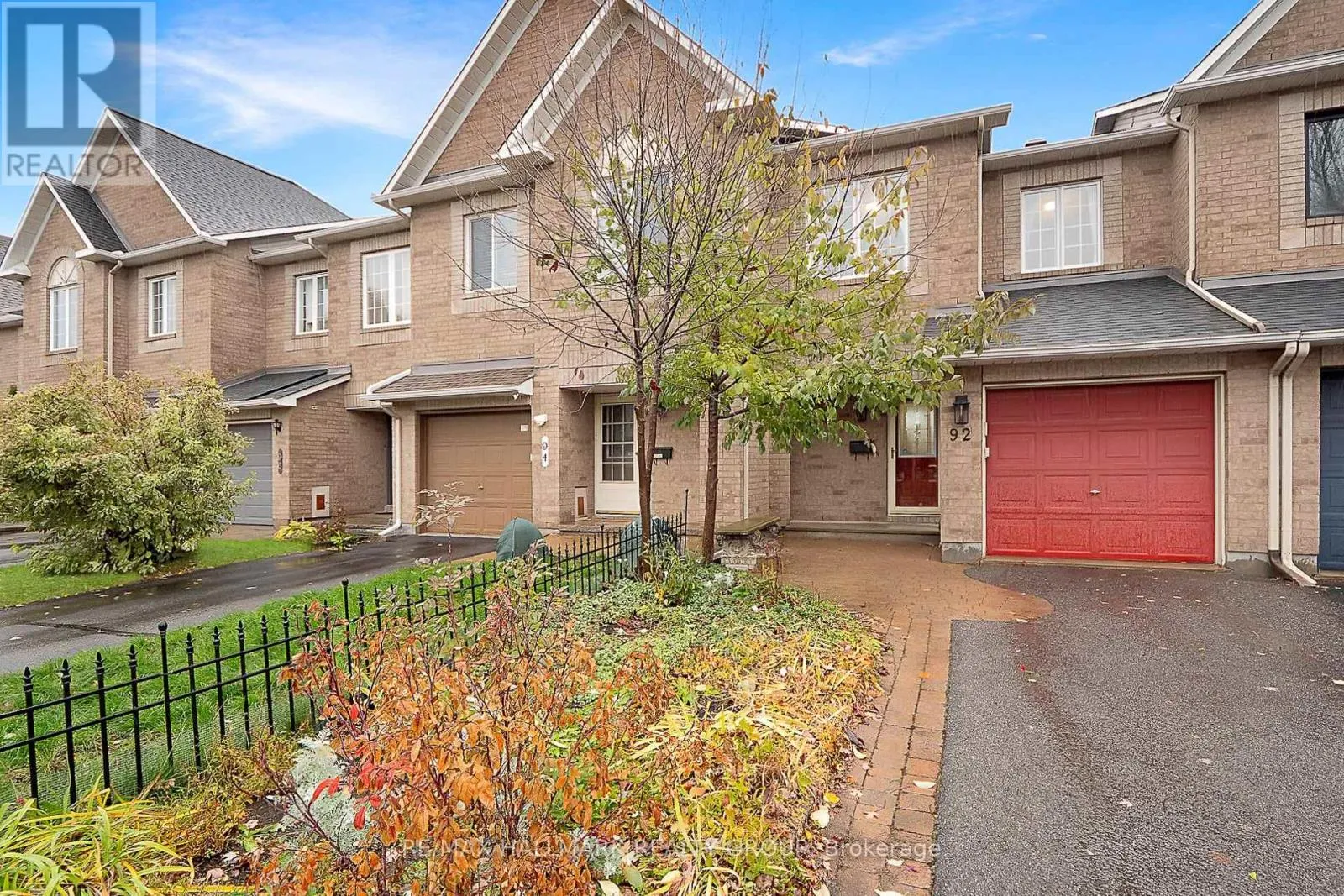 Row / Townhouse for rent: 92 Southpointe Avenue, Ottawa, Ontario K2J 4T5