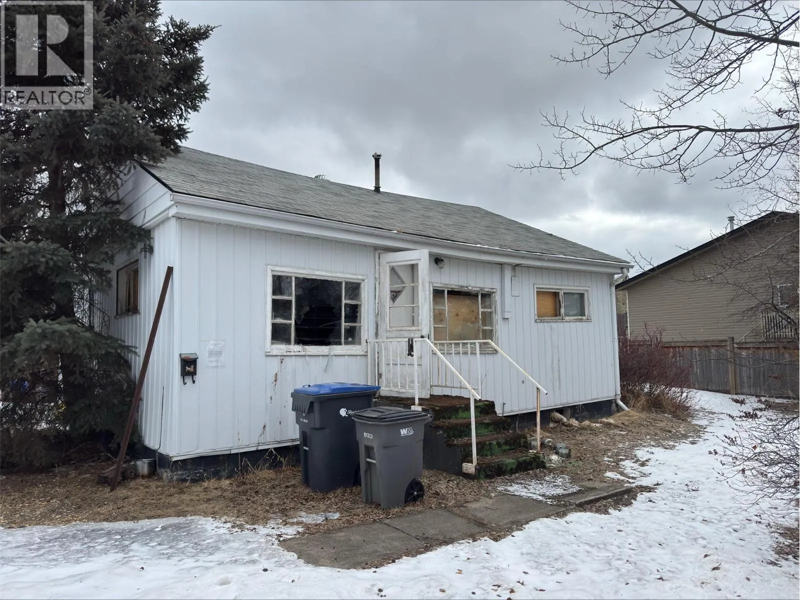 House for rent: 9204 8 Street, Dawson Creek, British Columbia V1G 3N6